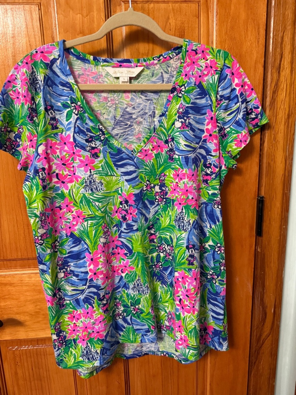 Lilly Pulitzer X Disney Floral V-Neck Tee in Pink, Green & Blue Size Large